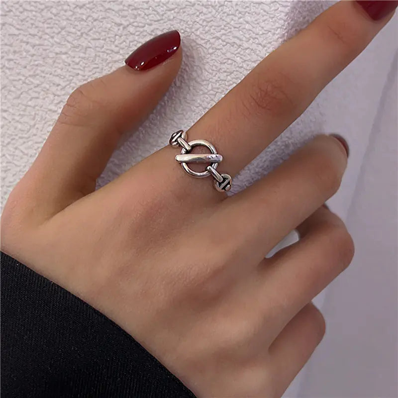 Simple Vintage Women's Fashion Ring