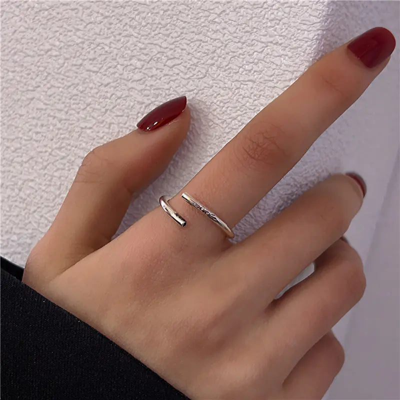 Simple Vintage Women's Fashion Ring